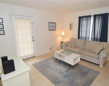 8625 Mallard Reserve Drive - Photo Thumbnail 14