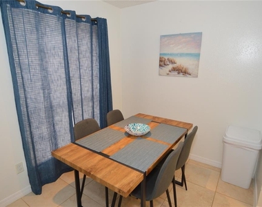 8625 Mallard Reserve Drive - Photo Thumbnail 10