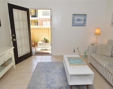 8625 Mallard Reserve Drive - Photo Thumbnail 15