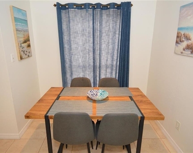 8625 Mallard Reserve Drive - Photo Thumbnail 9