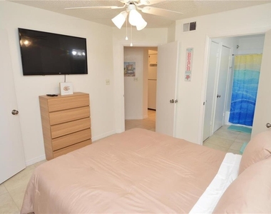 8625 Mallard Reserve Drive - Photo Thumbnail 33