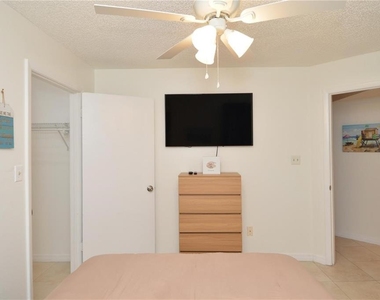 8625 Mallard Reserve Drive - Photo Thumbnail 34