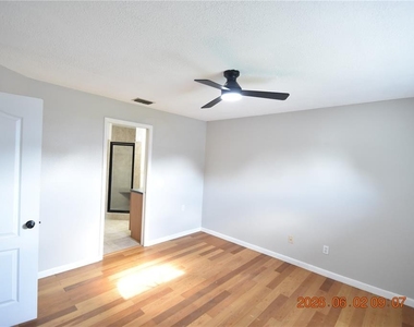 23223 Club Villas Drive - Photo Thumbnail 21