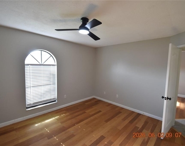 23223 Club Villas Drive - Photo Thumbnail 19