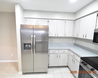 23223 Club Villas Drive - Photo Thumbnail 16