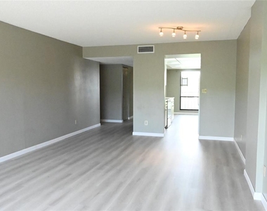 2700 Cove Cay Drive - Photo Thumbnail 2