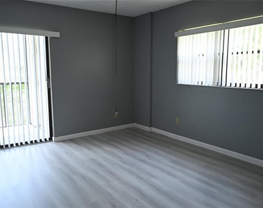 2700 Cove Cay Drive - Photo Thumbnail 5