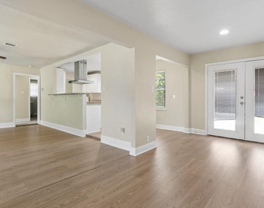 216 Bearle Street - Photo Thumbnail 4