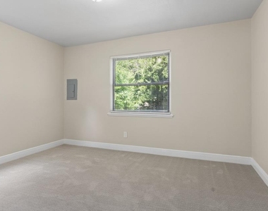 216 Bearle Street - Photo Thumbnail 12