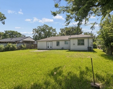 216 Bearle Street - Photo Thumbnail 21
