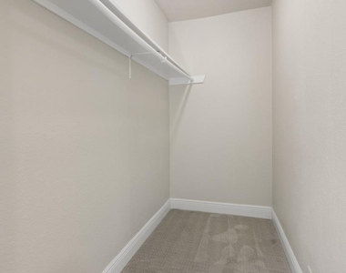 216 Bearle Street - Photo Thumbnail 14