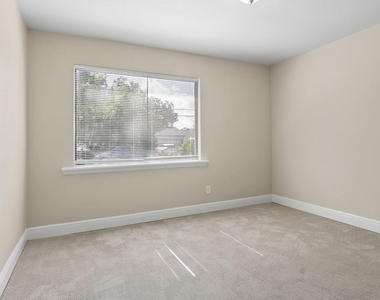 216 Bearle Street - Photo Thumbnail 13