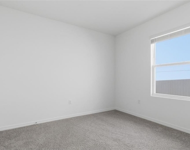 2919 Gardiner Lane - Photo Thumbnail 18