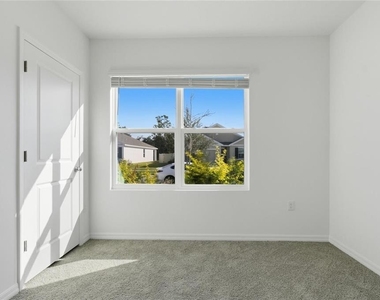 2919 Gardiner Lane - Photo Thumbnail 14