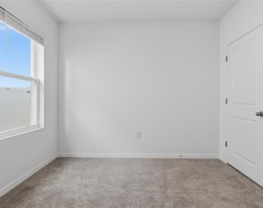 2919 Gardiner Lane - Photo Thumbnail 19