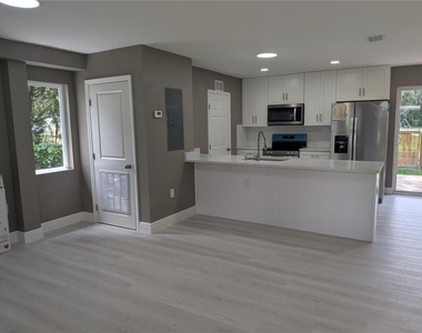 14232 Chisholm Lane - Photo Thumbnail 3