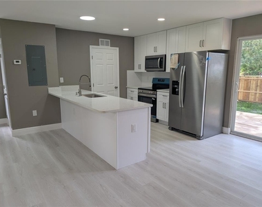14232 Chisholm Lane - Photo Thumbnail 2