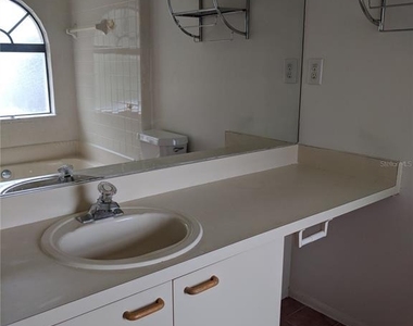 46 Emerald Bay Drive - Photo Thumbnail 14