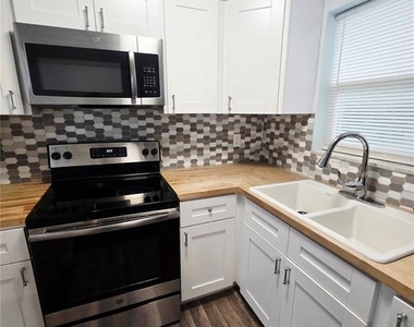 513 Hollyhock Lane - Photo Thumbnail 5