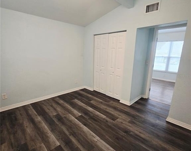 513 Hollyhock Lane - Photo Thumbnail 9