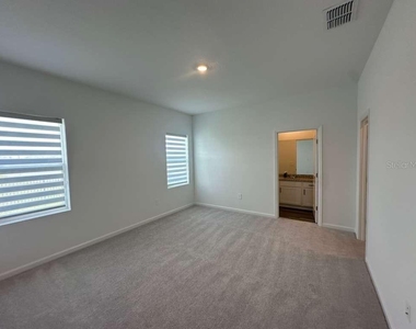 10473 Curving Creek Loop - Photo Thumbnail 17