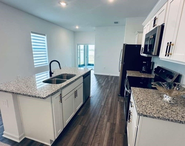 10473 Curving Creek Loop - Photo Thumbnail 6