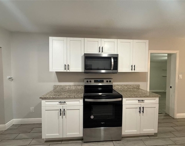 4203 E Yukon Street - Photo Thumbnail 5