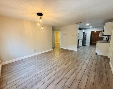 4203 E Yukon Street - Photo Thumbnail 2