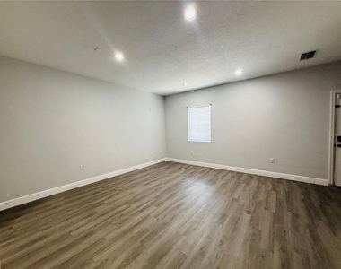 4203 E Yukon Street - Photo Thumbnail 12