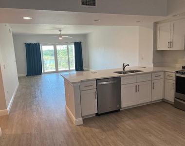 960 Starkey Road - Photo Thumbnail 9