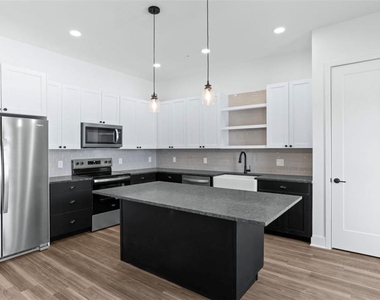 3812 Fern Hollow Place - Photo Thumbnail 4