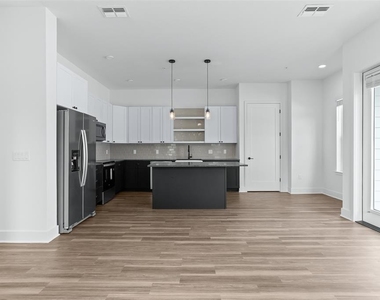 3812 Fern Hollow Place - Photo Thumbnail 7