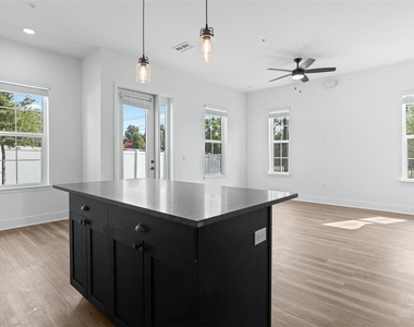 3812 Fern Hollow Place - Photo Thumbnail 8