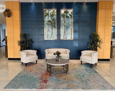 880 Mandalay Avenue - Photo Thumbnail 10