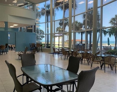 880 Mandalay Avenue - Photo Thumbnail 7