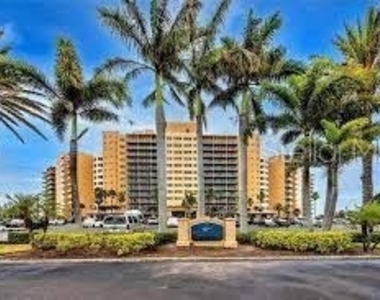 880 Mandalay Avenue - Photo Thumbnail 15