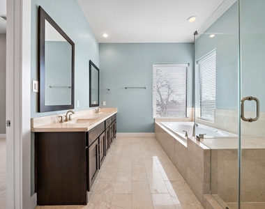 714 E 20th St - Photo Thumbnail 16