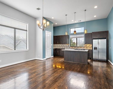 714 E 20th St - Photo Thumbnail 9