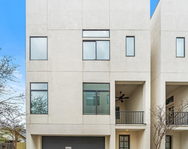 714 E 20th St - Photo Thumbnail 1