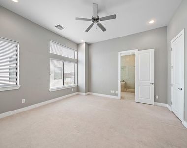 714 E 20th St - Photo Thumbnail 14