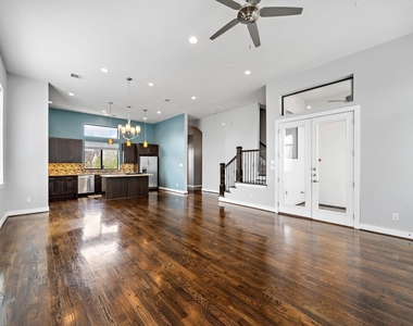 714 E 20th St - Photo Thumbnail 7