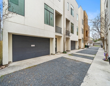 714 E 20th St - Photo Thumbnail 2