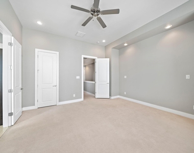 714 E 20th St - Photo Thumbnail 13