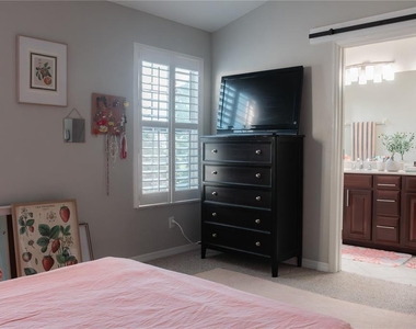 3033 Pointeview Drive - Photo Thumbnail 14
