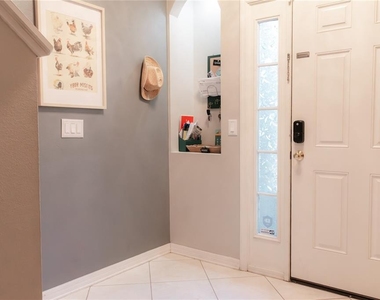 3033 Pointeview Drive - Photo Thumbnail 2