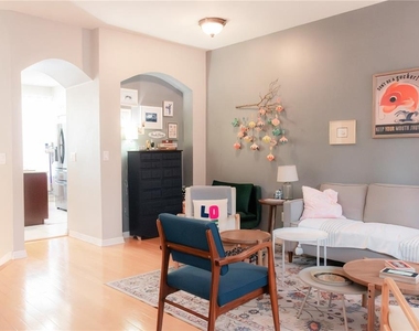 3033 Pointeview Drive - Photo Thumbnail 10