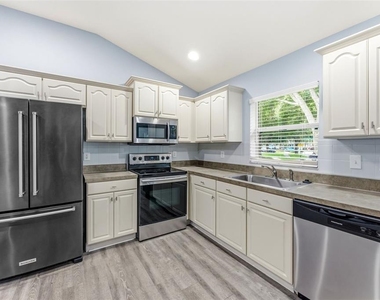 6125 Gannetwood Place - Photo Thumbnail 11