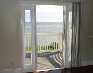5248 Beach Drive Se - Photo Thumbnail 14