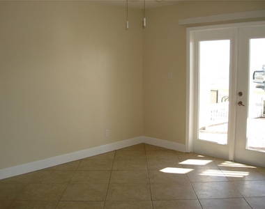 5248 Beach Drive Se - Photo Thumbnail 21