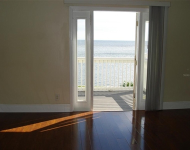 5248 Beach Drive Se - Photo Thumbnail 13